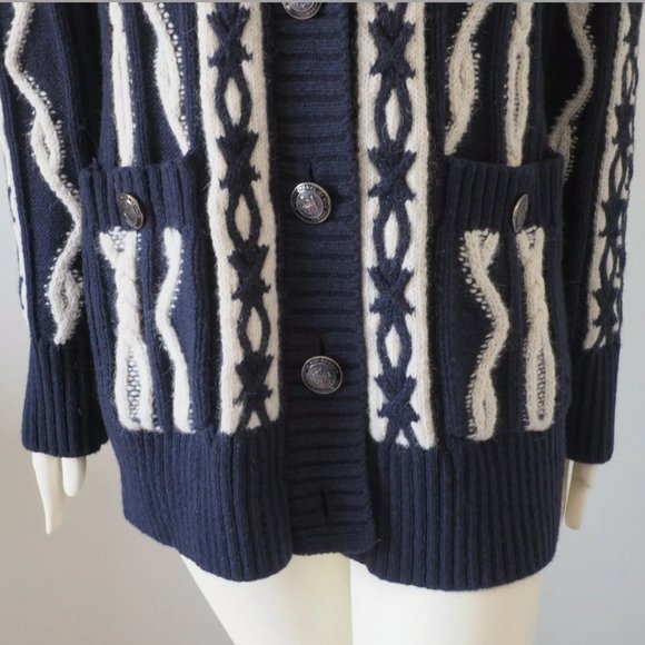 CHANEL Métiers d'Art 2018 Paris-Hamburg Cardigan - Picture 5 of 7